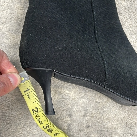 Stuart Weitzman Buckle Kitten Heel Ankle Boots Pointed Toe Witchy Black Sz 8.5 N - Picture 13 of 13